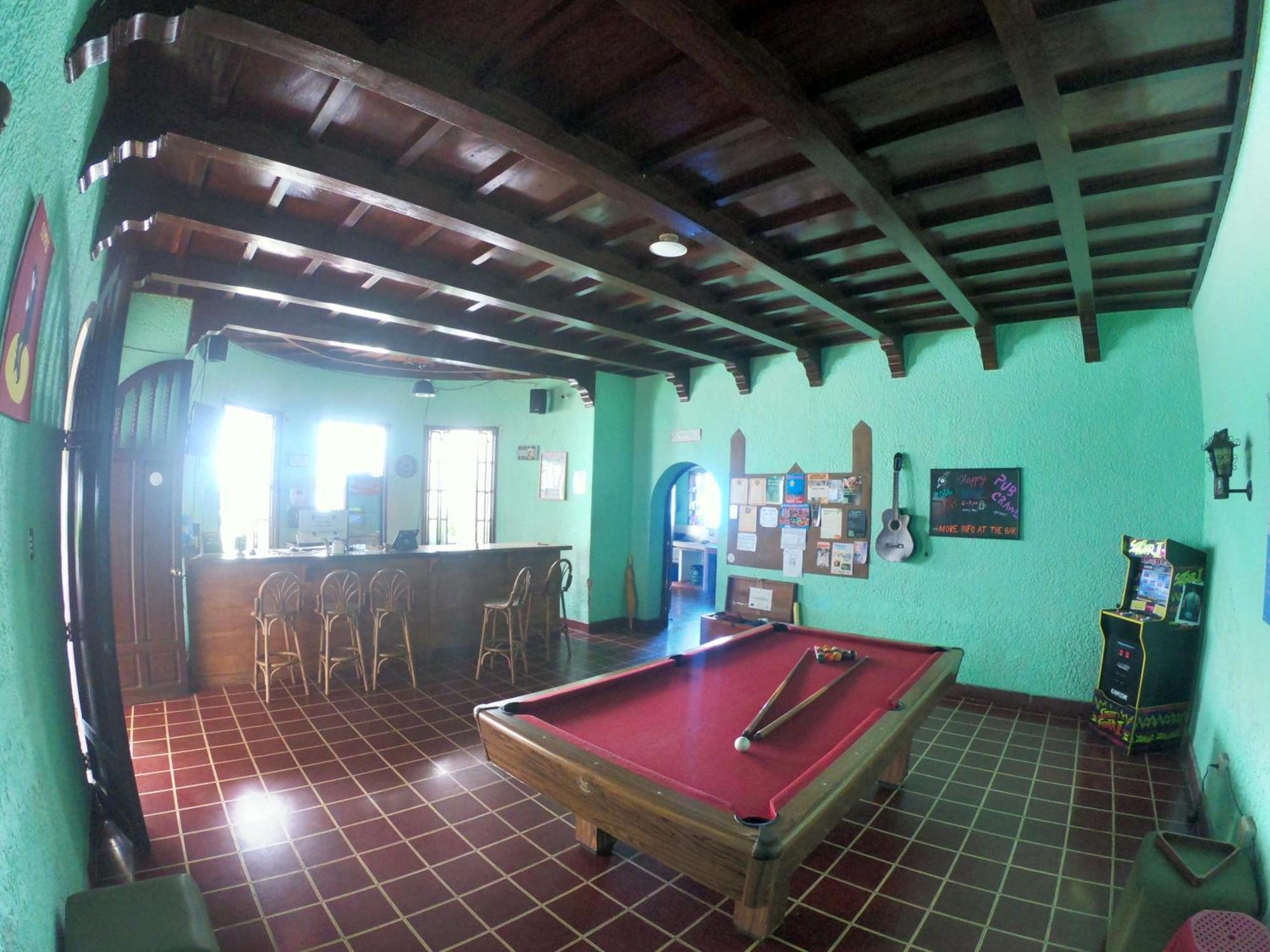 Ricks Hostel Санта-Ана Экстерьер фото