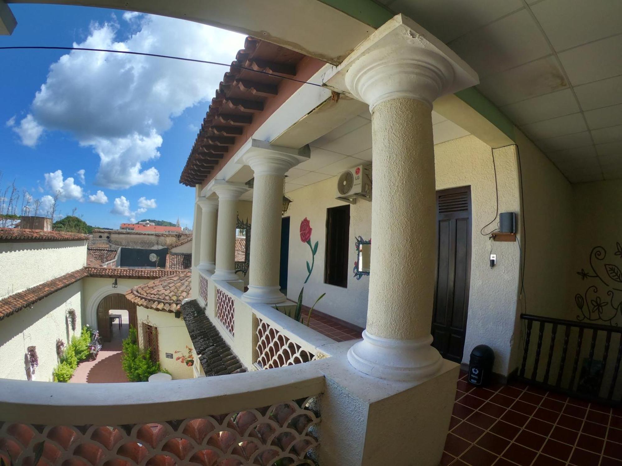 Ricks Hostel Санта-Ана Экстерьер фото