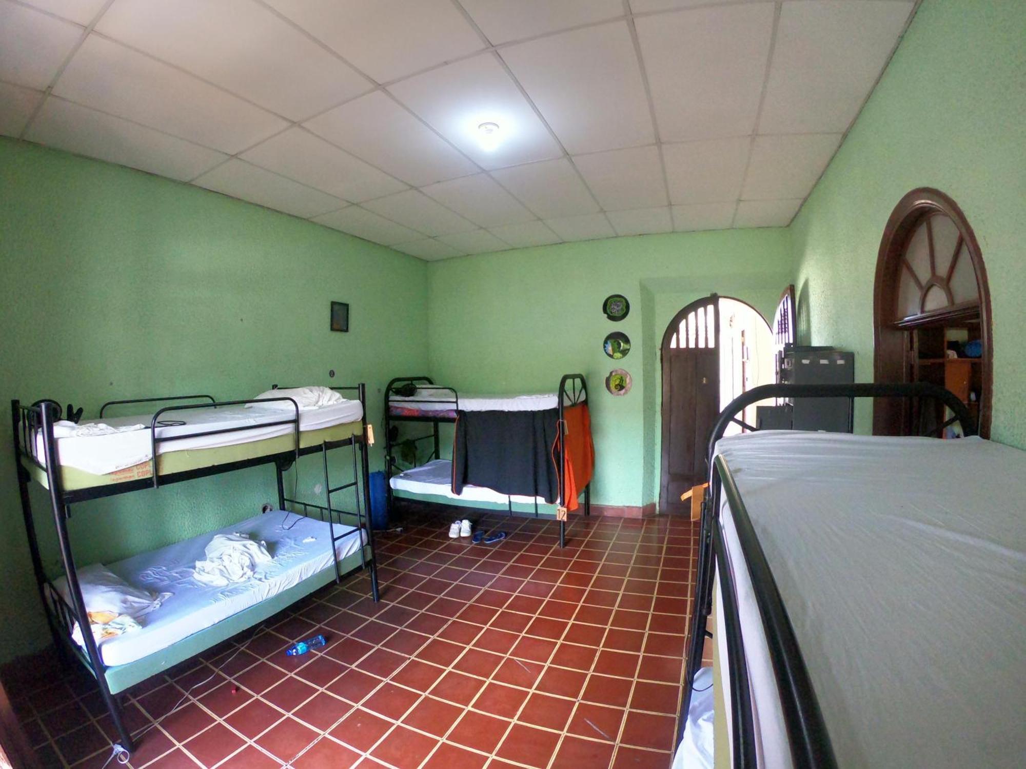Ricks Hostel Санта-Ана Экстерьер фото