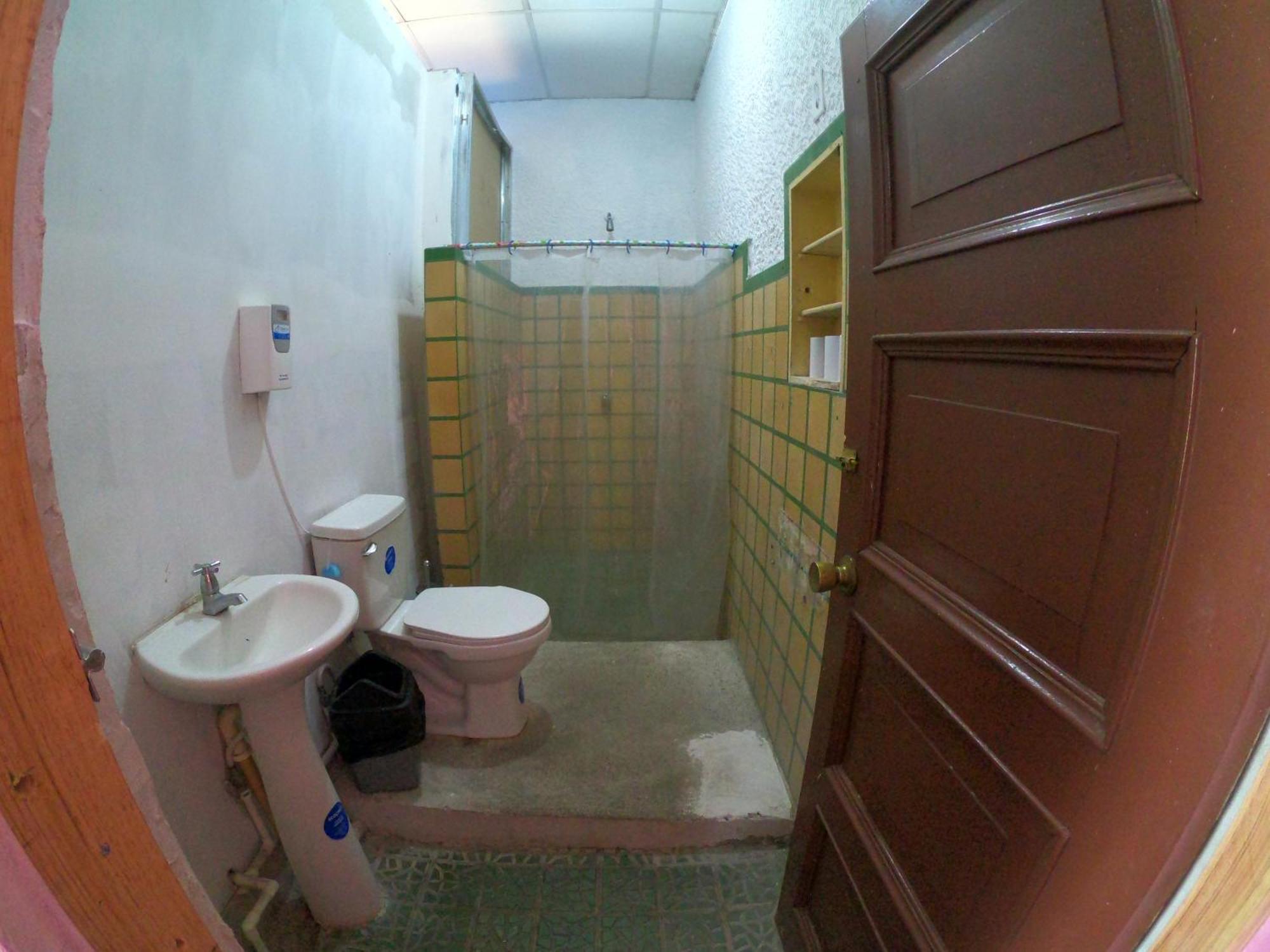Ricks Hostel Санта-Ана Экстерьер фото