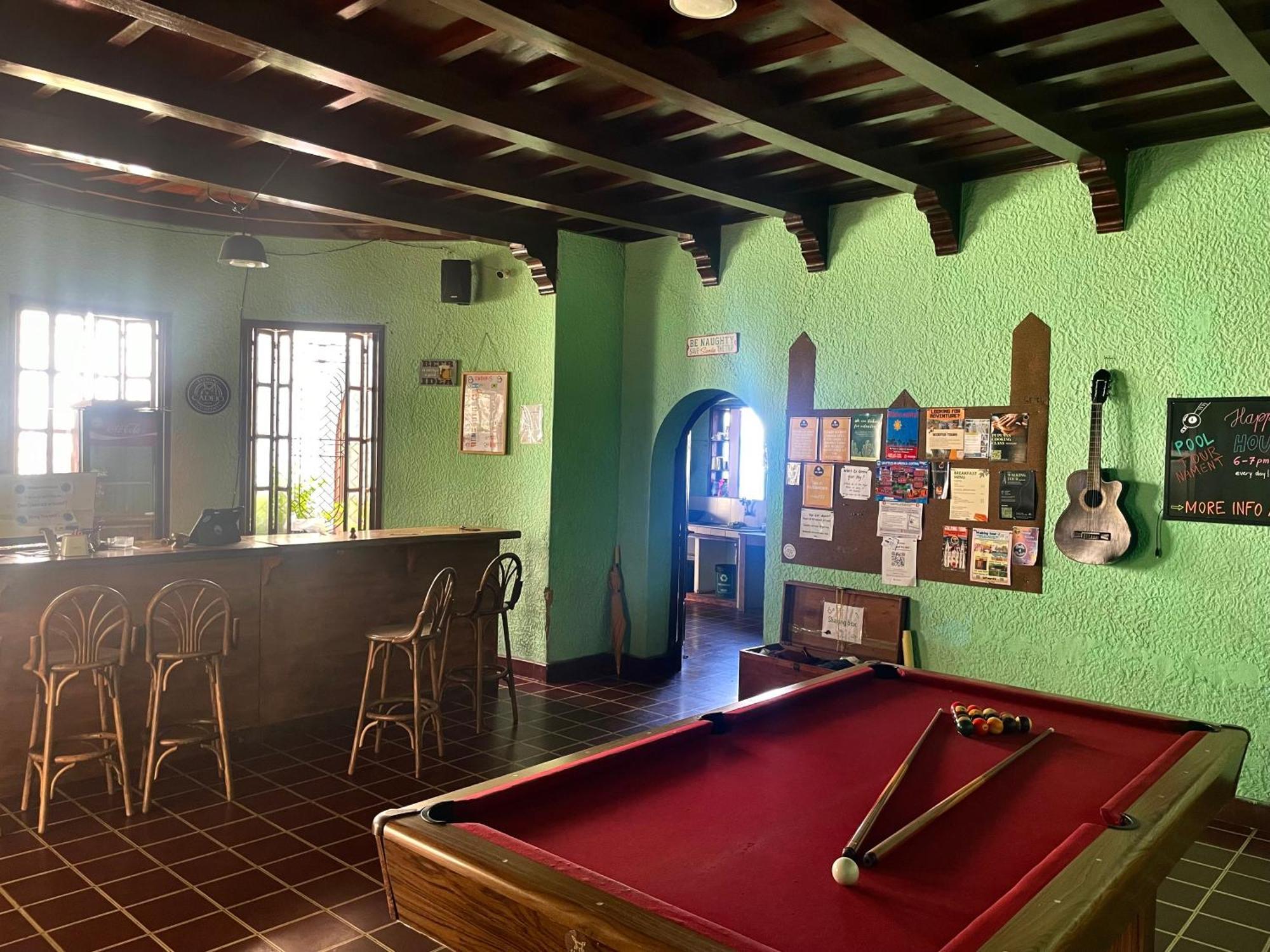 Ricks Hostel Санта-Ана Экстерьер фото