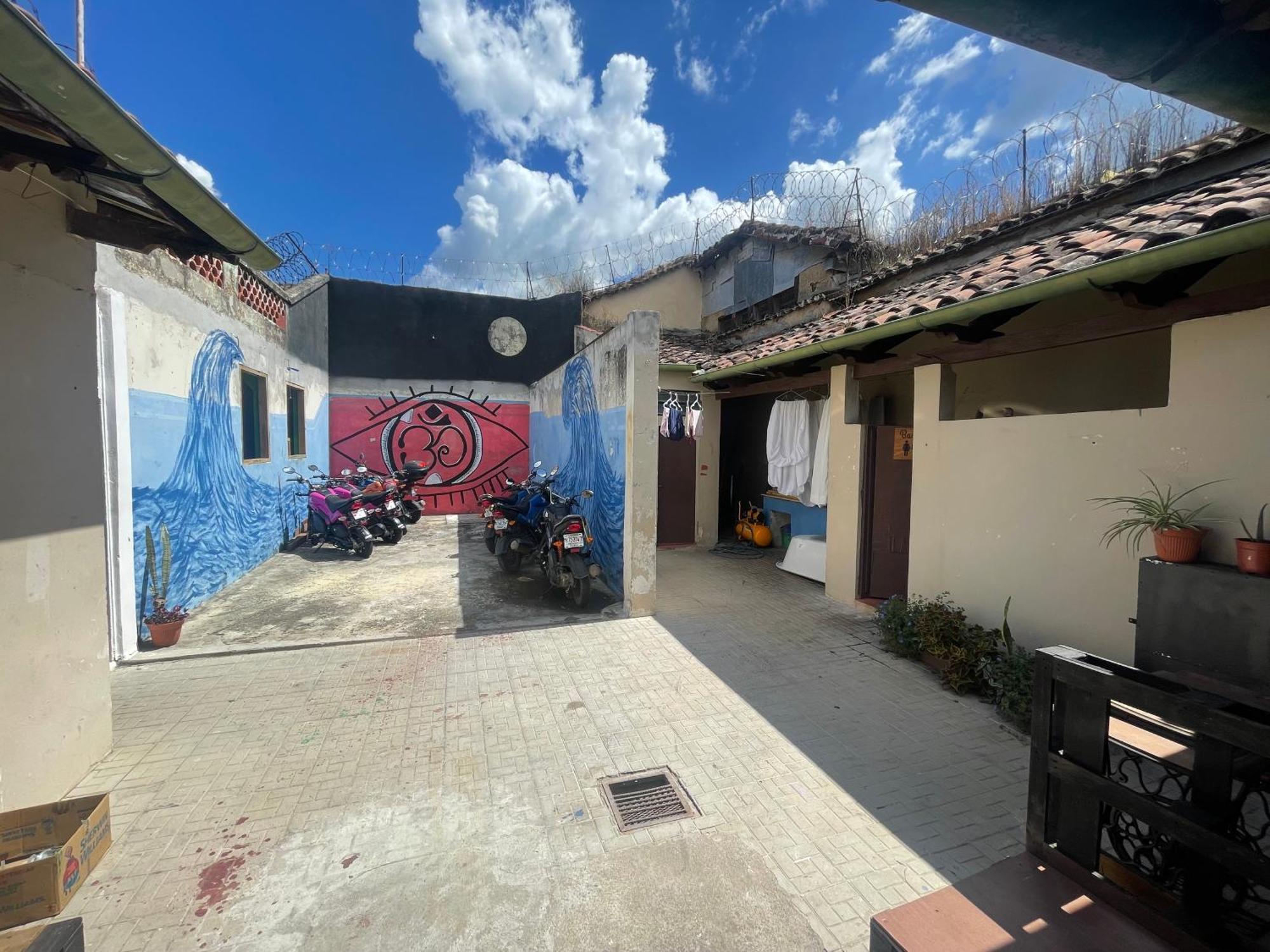 Ricks Hostel Санта-Ана Экстерьер фото